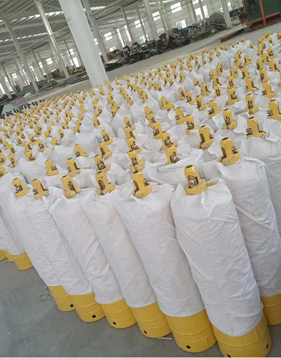 High pressure acetylene cylinders, suitable for industrial use, in line with international standards